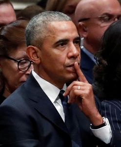 Michelle i Barack Obamowie pod jemiołą. Plotkowano o ich rozwodzie