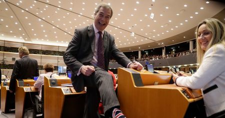 Ostatnia przeszkoda na drodze do brexitu usunięta. Stypa i wiwaty w Brukseli