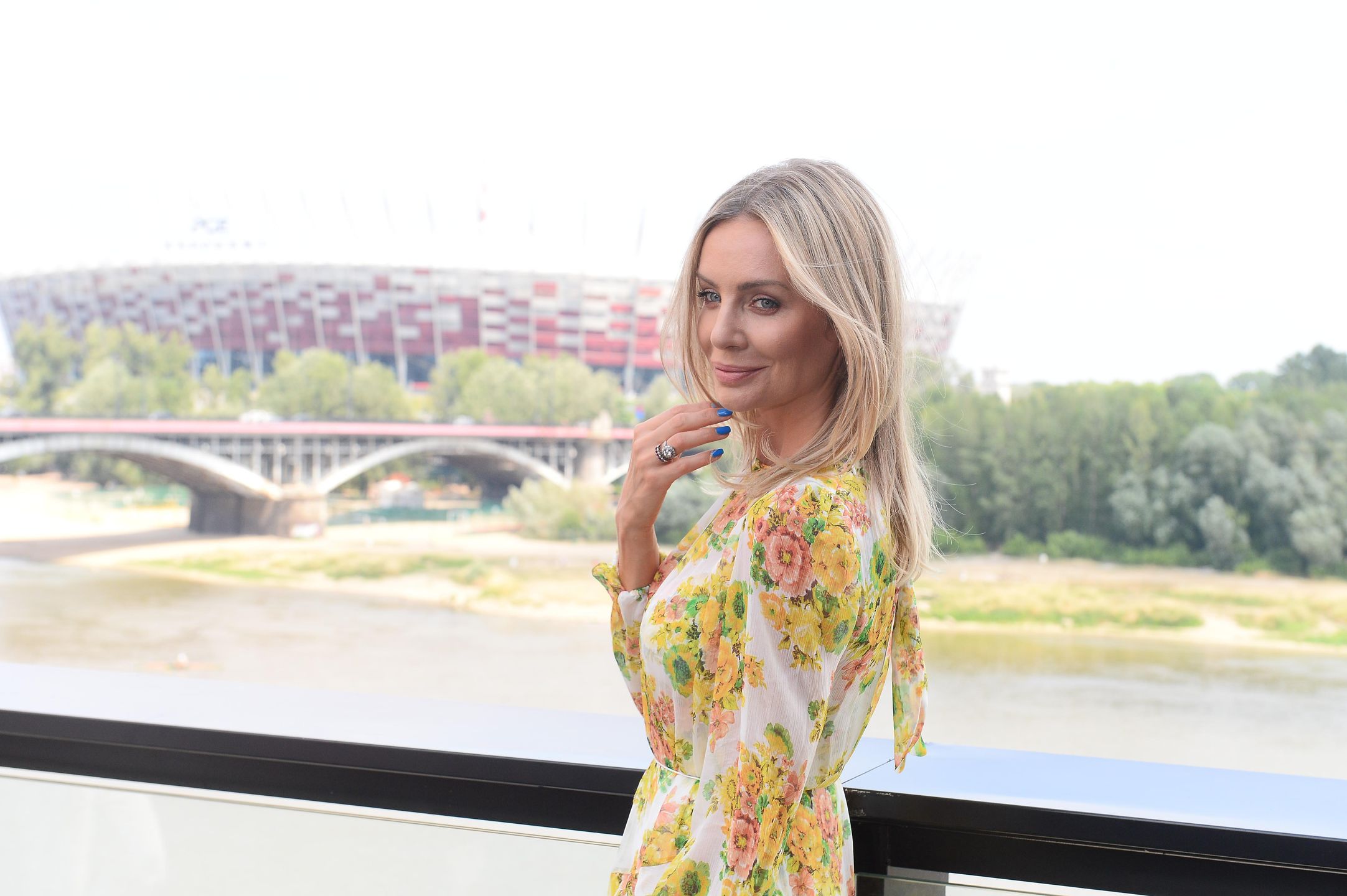 Agnieszka Woźniak-Starak w stylizacji za 9 tys. zł. Ochoczo pozowała fotoreporterom