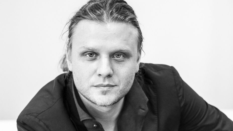 Piotr Woźniak-Starak został pochowany na terenie posiadłości rodzinnej w Fuledzie w gminie Giżycko