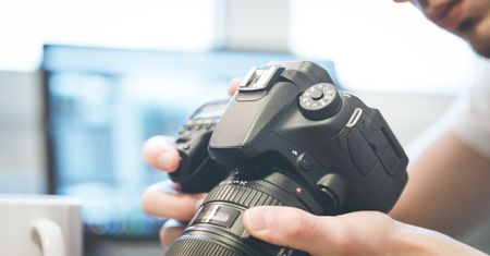 Lustrzanka czy kompakt. Aparaty o dobrym stosunku ceny do jakości
