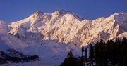 Nanga Parbat. Niedostępny szczyt z dramatyczną historią
