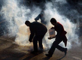 Siły KFOR zaatakowały Albańczyków gazem łzawiącym