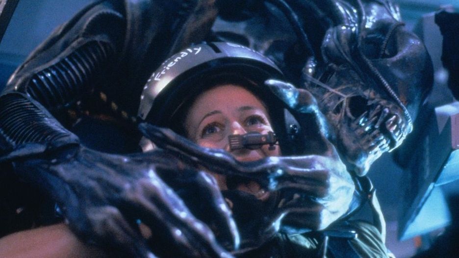 Program TV na niedzielę – "Poltergeist", "Obcy - decydujące starcie", "Każdy chce być Włochem" [31-03-2019]