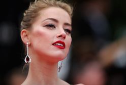 Amber Heard wygina się na czerwonym dywanie. Tak musi walczyć o uwagę