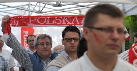 Czarnecki: "Po sukcesie siatkarzy w 2006 r. premier Kaczyński przyznał ponad 1 mln zł." Ile da Morawiecki?