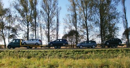 26-metrowy "pociąg" samochodów. Dojechał nim z Danii do Stargardu