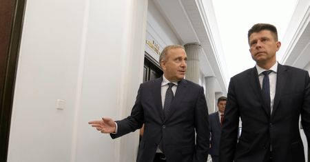 Nieładnie, ale skutecznie? To Schetyna lepiej wyszedł na odmowie udziału w konsultacjach u Dudy