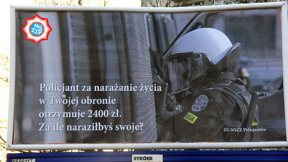 Pierwsze billboardy już stoją.