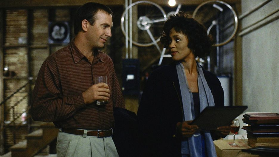 Kevin Costner i Whitney Houston w filmie "Bodyguard"