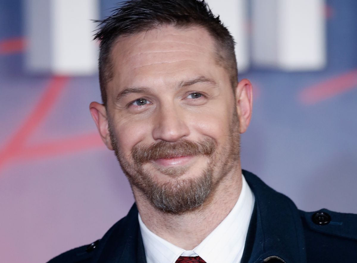 Tom Hardy w roli podstarzałego Ala Capone. Mamy zdjęcia!