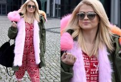 Margaret w piżamie na ulicy?