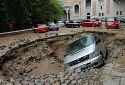 Zalane Powiśle po nawałnicy w Warszawie