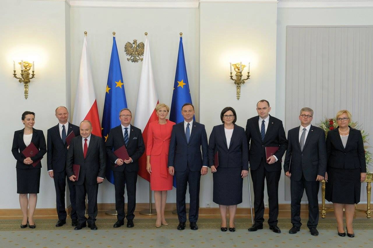 Andrzej Duda i powołani przez niego ministrowie, sierpień 2015 r.