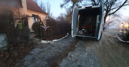 Zabytkową willę zalał wrzątek. Skutki awarii w Warszawie