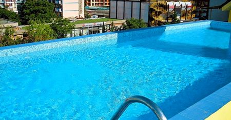Głupota turystów. 27-latek sparaliżowany po wypadku w hotelu