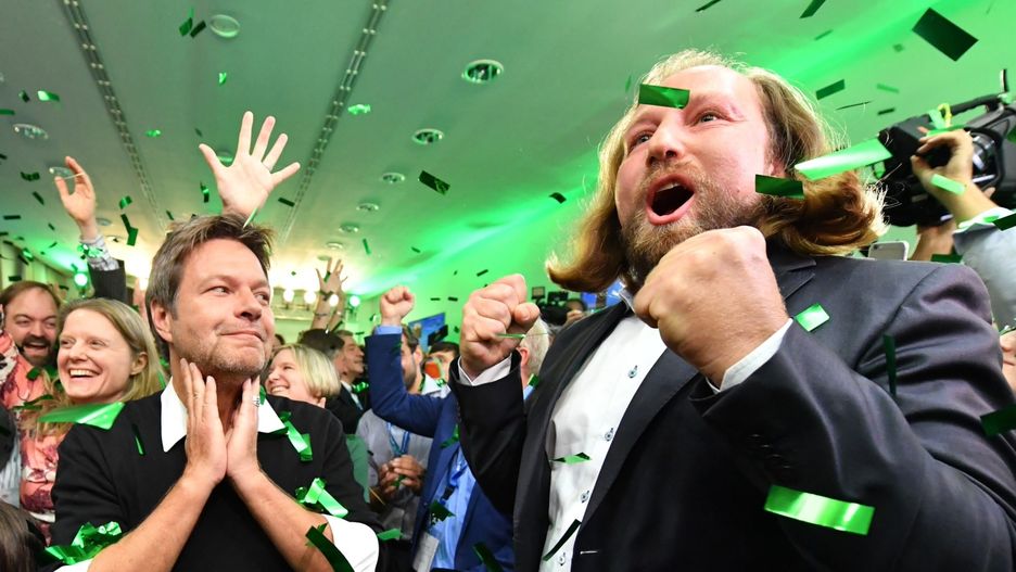 Radość w sztabie Zielonych na wieść o wynikach głosowania