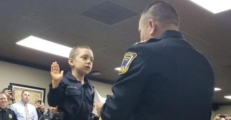 Jest oficerem. Policjanci spełnili marzenie chorej dziewczynki