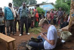 „Mam szesnaście lat i daję światło.” Polski wolontariusz w świecie bez internetu