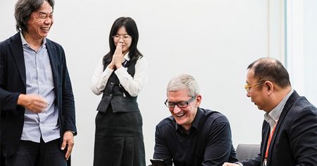 Szef Apple gra w Mario ze swoim ziomeczkiem Miyamoto
