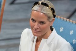 Mette-Marit na bierzmowaniu córki. Ingrid Alexandra uszanowała tradycję