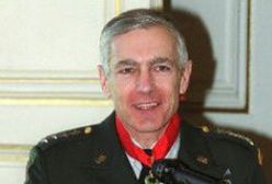 Wesley Clark zbiera na kampanię prezydencką