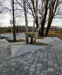 Katowice. Pieniądze wyrzucone w błoto? Miał być skatepark, a jest... bubel