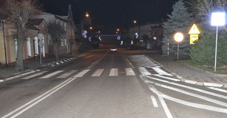 Na przejściu dla pieszych przejechał po stopach kobiety. Policja szuka świadków