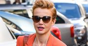Katarzyna Zielińska w prześwitującej marynarce na zakupach. Wzorowa stylizacja gwiazdy [PAPARAZZI]