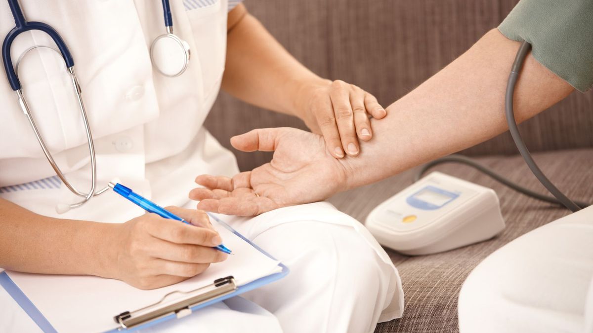 Są grupy zawodowe w Polsce, których wynagrodzenie regulują odrębne przepisy. To kłopot w kontekście podwyżek pensji minimalnej.