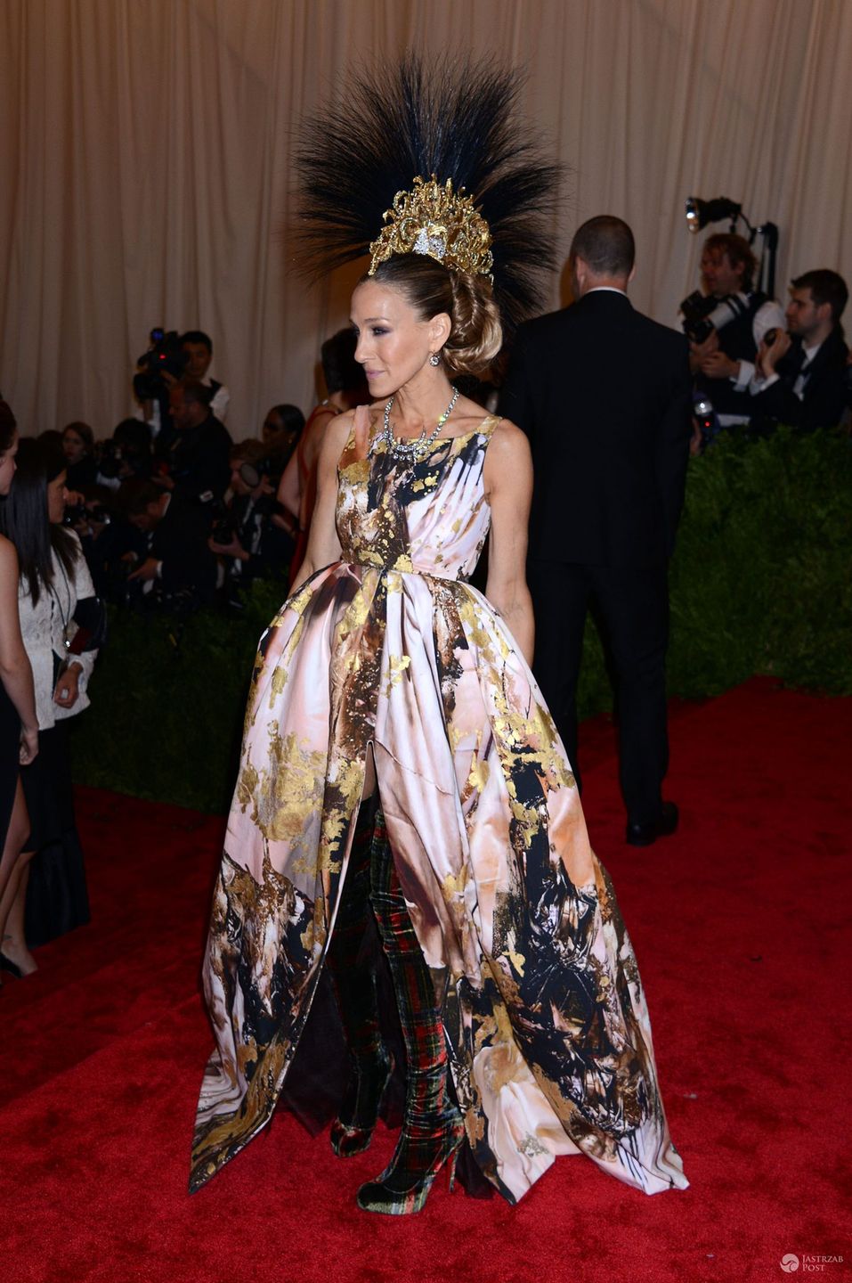 Kreacja: Giles. Sarah Jessica Parker, MET Gala 2013 (fot. ONS)