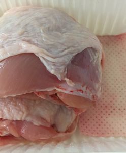 "Pampers" w mięsie z supermarketu. Wiedziałeś, po co się go stosuje?