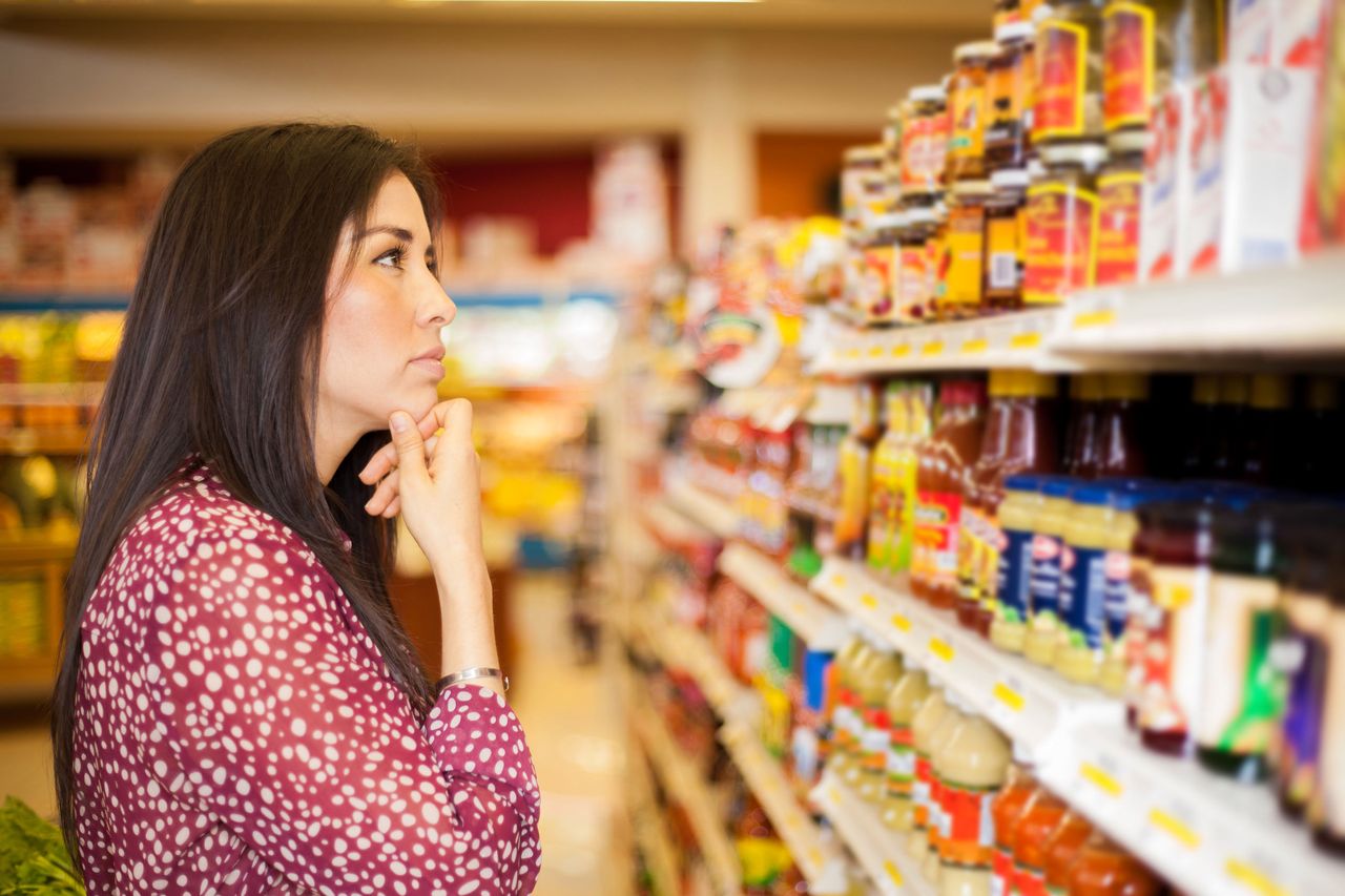 Tak oszukują hipermarkety. 5 podrabianych produktów