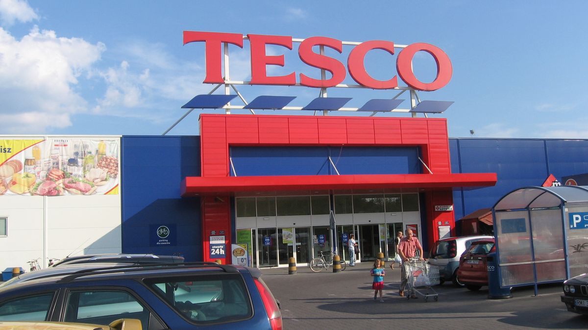 Sklepy Tesco w Polsce - z każdym miesiącem jest ich coraz mniej