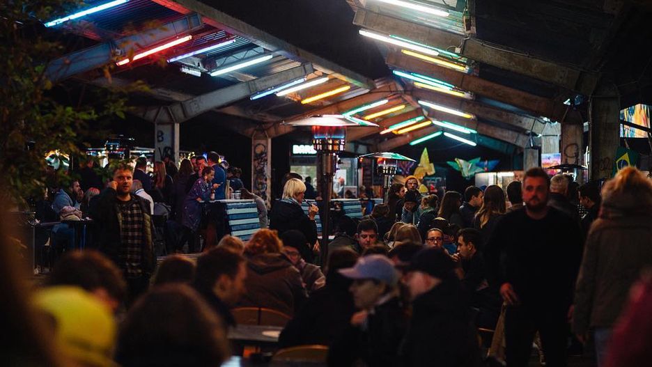 Nocny Market przyciągał pysznym jedzeniem i wyjątkowym klimatem