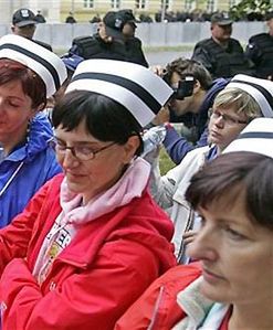 Znika "białe miasteczko" sprzed kancelarii premiera