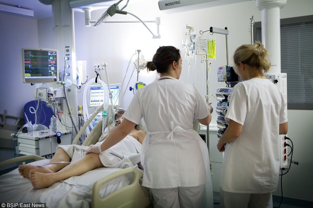 Deficyt pielęgniarek i sztywne ministerialne reguły to mniej łóżek w szpitalach