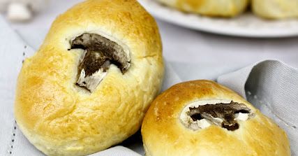 Proste i pyszne bułeczki z pieczarkami