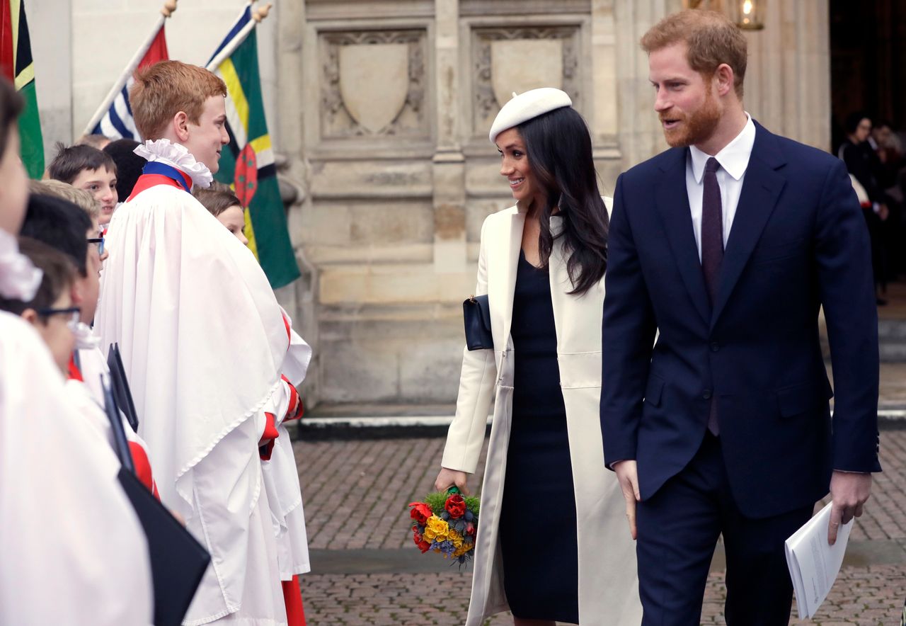 Meghan i Kate w takich samych szpilkach? Markle debiutuje u boku królowej