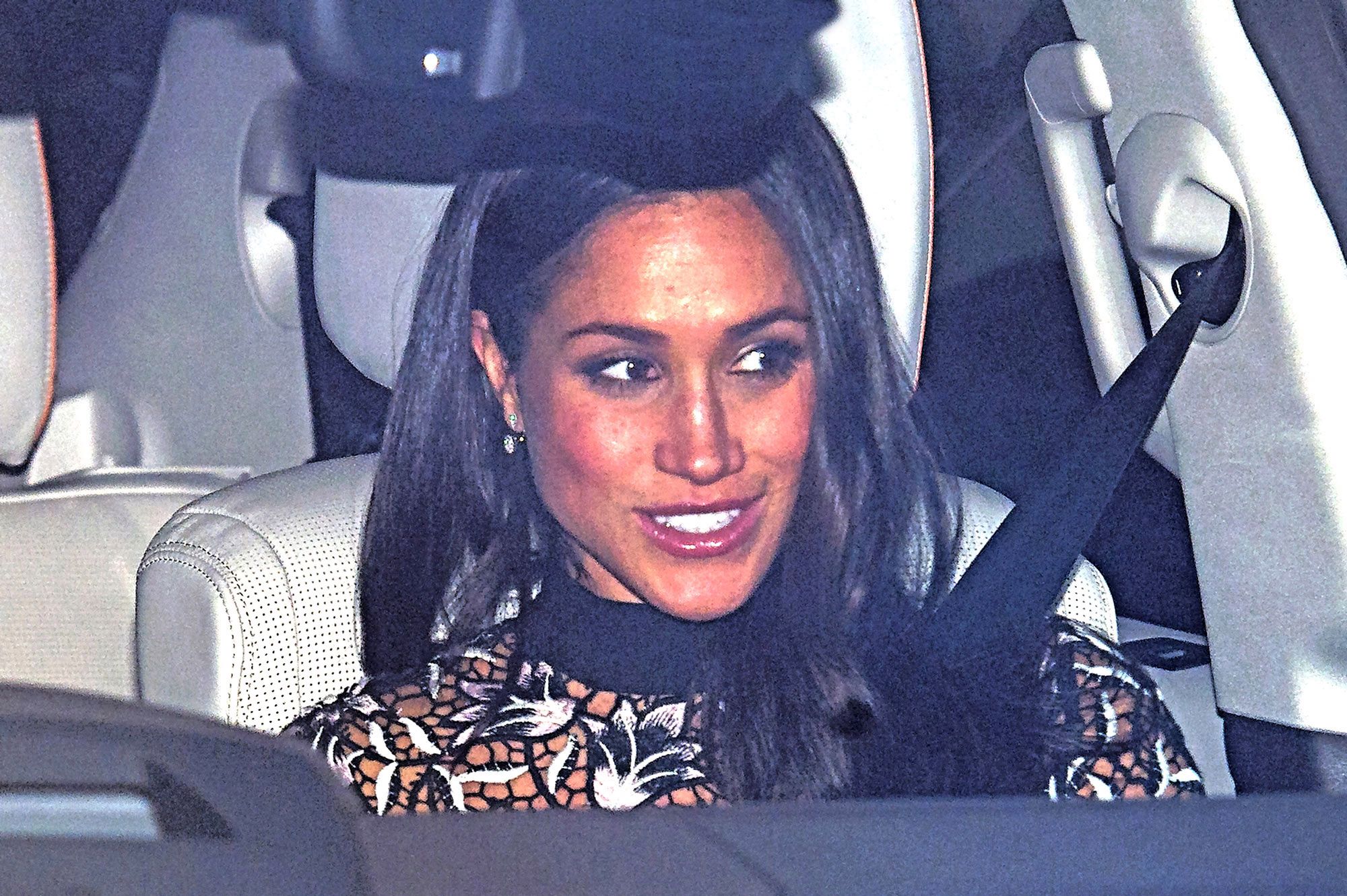 Media już dawno zauważyły, że Meghan Markle jest znacznie bardziej pewna siebie niż Kate Middleton.
