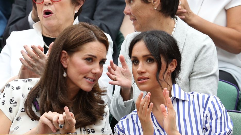 Księżna Kate i Meghan muszą przestrzegać surowych reguł.