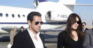Sarkozy z supermodelką nad Nilem