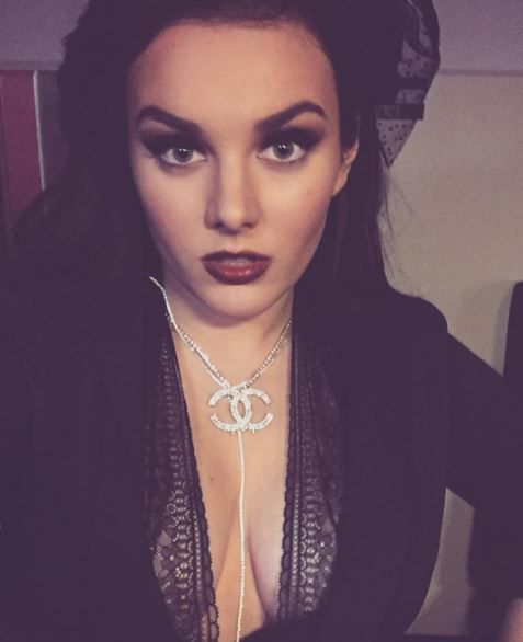 Ewa Farna w seksownej sesji do "Idola"