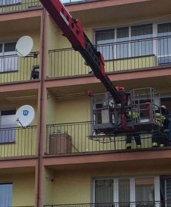 2-latek zmusił strażaków do interwencji. Odbyli z nim trudne negocjacje