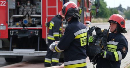 Mława: 800 uczniów ewakuowanych ze szkoły. Ktoś rozpylił żrącą substancję