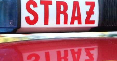 Pożar dachu kamienicy w Łodzi. W akcji 6 zastępów straży pożarnej
