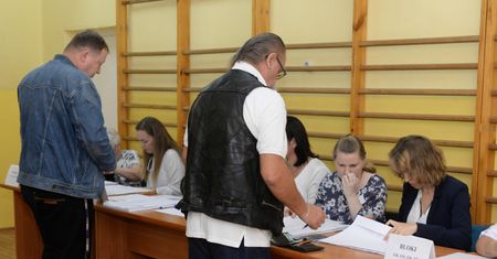 Karty do głosowania 2019 jak wyglądają [zdjęcia]. Jak głosować w wybory parlamentarne 2019?