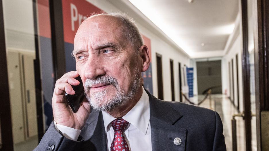 Kto zostanie marszałkiem seniorem? Według starszeństwa w partii pierwszy w kolejce jest Antoni Macierewicz.