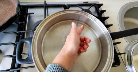 5 domowych sposobów na to, jak wyczyścić zardzewiałe garnki