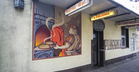 Warszawa zna ją od ponad wieku. Teraz piekarnia przy Racławickiej znika. Zastąpi ją apartamentowiec